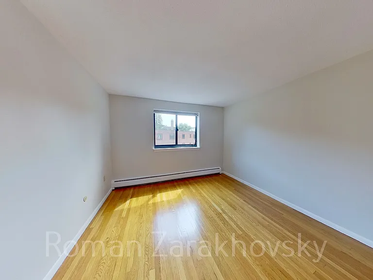 79 Sutherland Rd #8 — Photo 12