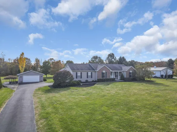 7017 Hollow Rd, Pataskala, OH 43062