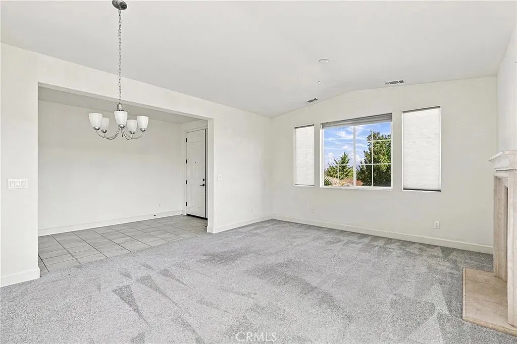 3 bed, 2.5 bath, 2189 sqft, $4,500 — Photo 2