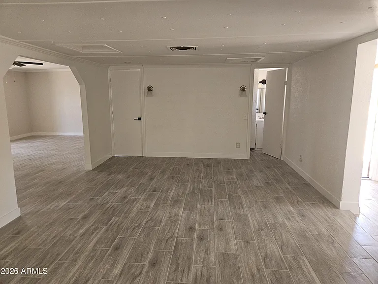 1584 N Wood St — Photo 12