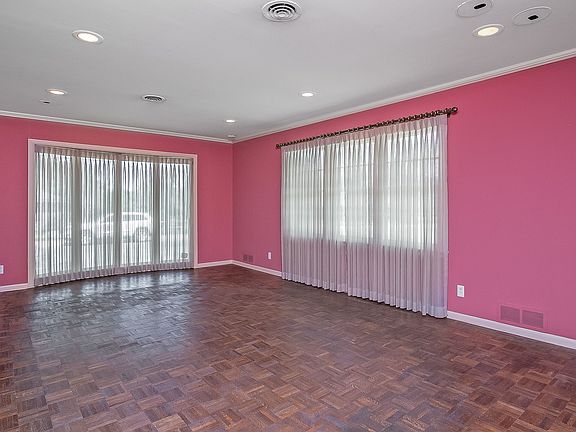 5th image of 2800 Teckla Blvd