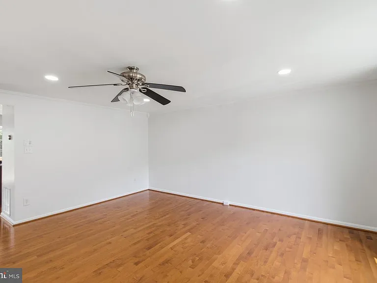 6606 Greenleigh Ln — Photo 4