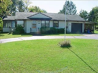2nd image of 3280 Newburg Rd