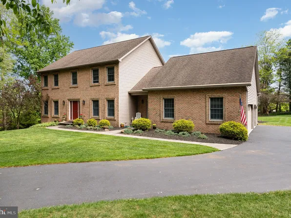 675 Hunters Ln, Lewisberry, PA 17339