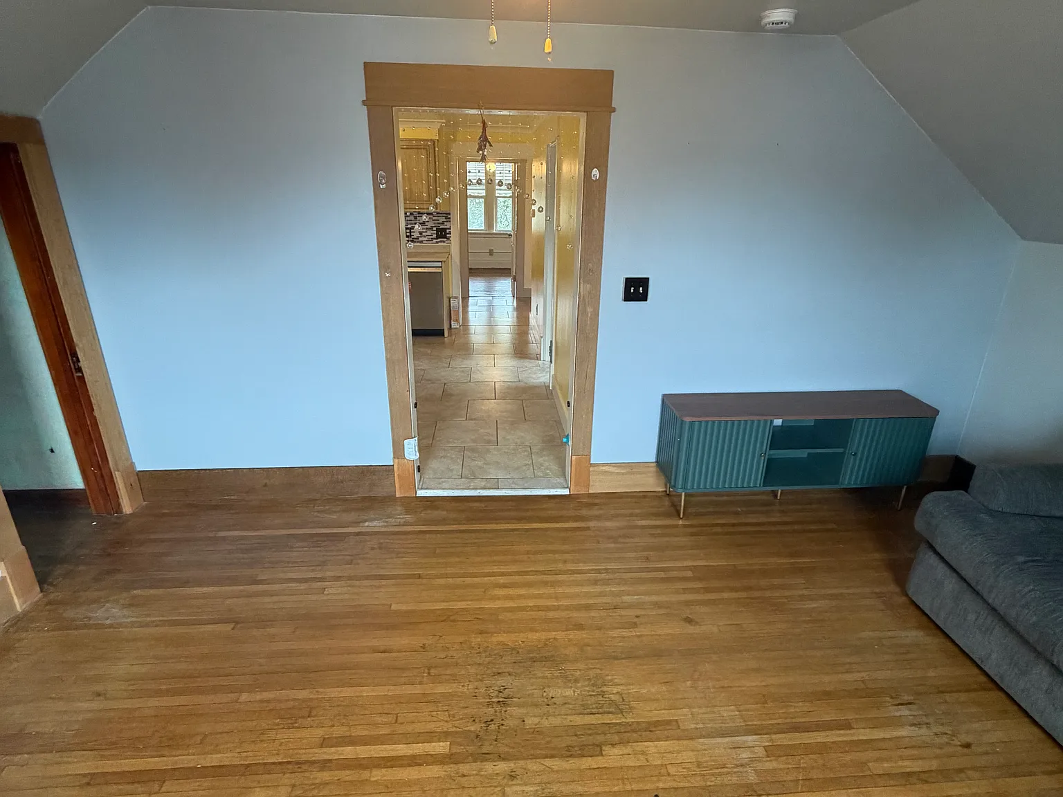 2 bed, 1000 sqft, $1,200 — Photo 2