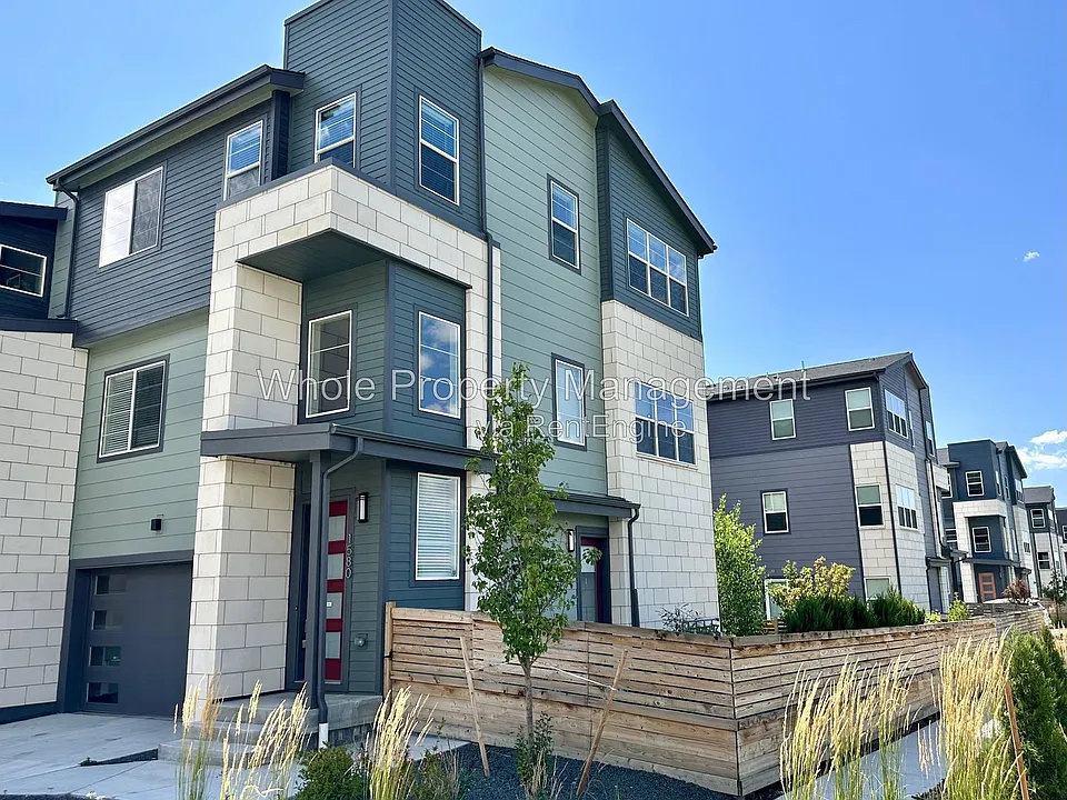 1580 W 68th Ave