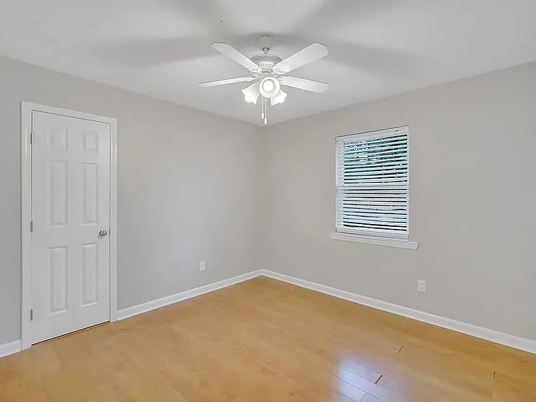 903 Teal Ct — Photo 12