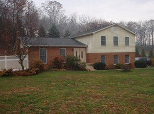 865 Lovers Ln, Lebanon, PA 17046