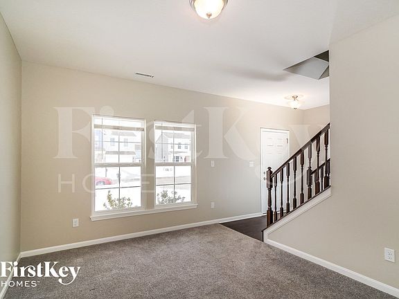 3rd image of 645 Van Buren St
