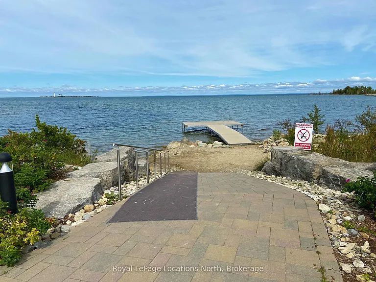 2 Anchorage Cres #203 — Photo 25