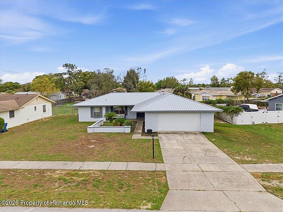 2nd image of 4464 Bromley Ave