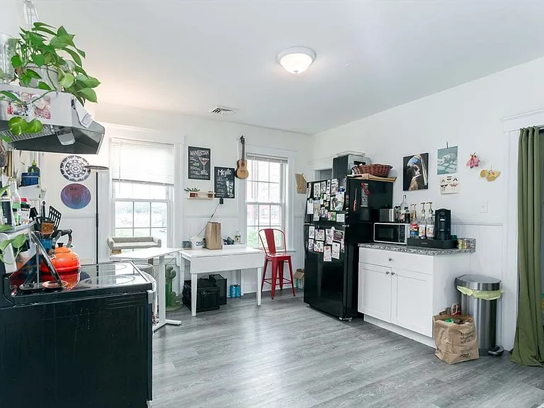 10 Lamartine St #3 — Photo 2