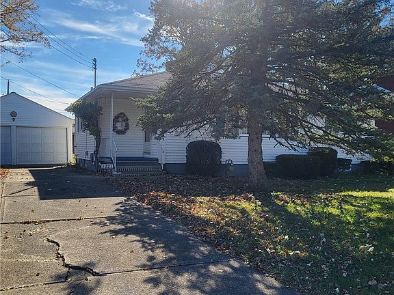 3rd image of 1321 Westwood Dr