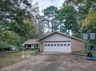 210 Swallow Dr, Brandon, MS 39047