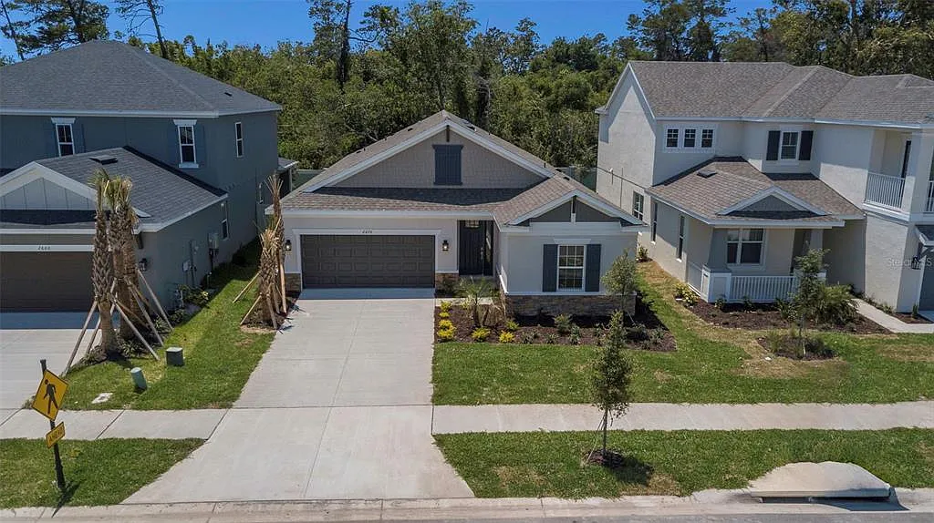 4 bed, 3.0 bath, 2399 sqft, $4,000 — Photo 1