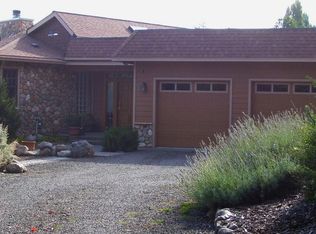 1052 Paradise Ln, Ashland, OR