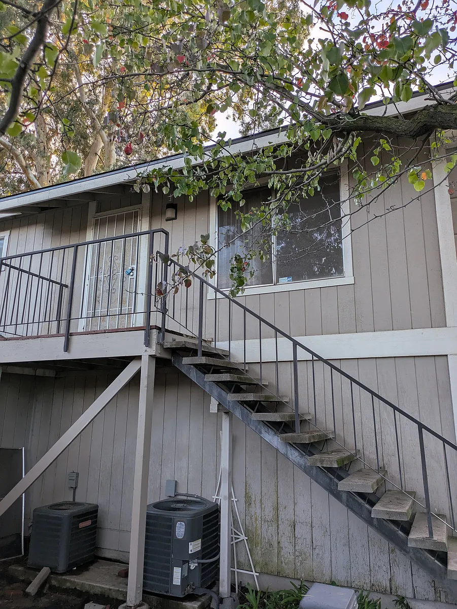 Building Photo - 744 E Fountain Way #744