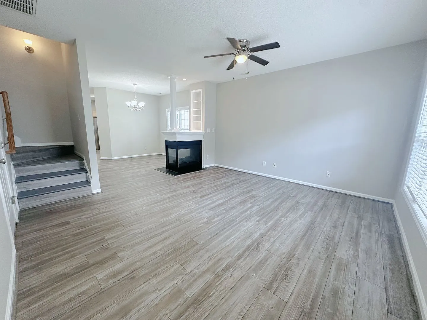 Amazing 3 bedroom 2 1/2 townhome with a huge bonus room in Morrisville — Photo 3