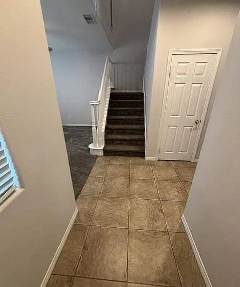 376 Town Forest Ct — Photo 4