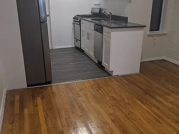 4th image of 346 E 49th St APT 5B
