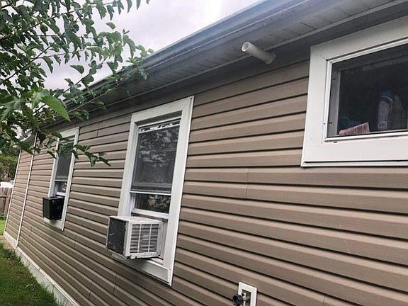 4th image of 4610 Ash Ave