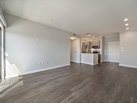 3rd image of 5353 Wilshire Blvd #4076007