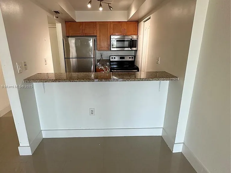 800 N Miami Ave #L-07 — Photo 5