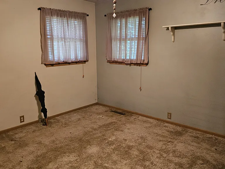 107 N 5620w Rd — Photo 3