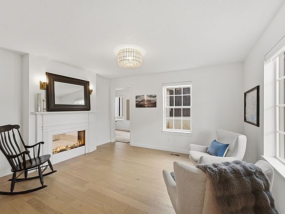 4th image of 2804 S Dearborn St E