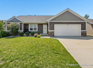 6174 Balcom Ln, Allendale, MI 49401