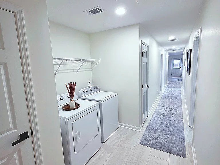 117 W Carter St — Photo 20