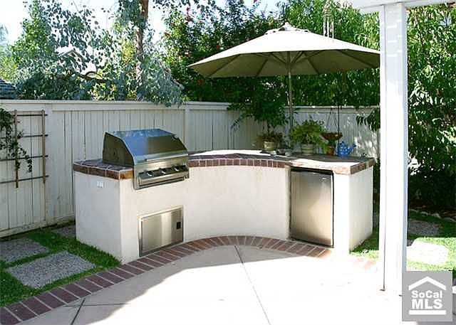 Built-in Outdoor Patio