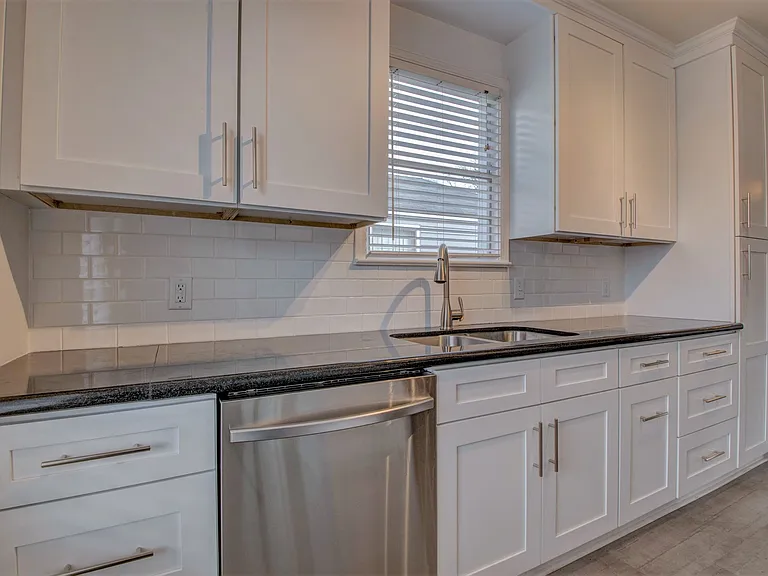 2216 N Arthur St — Photo 15