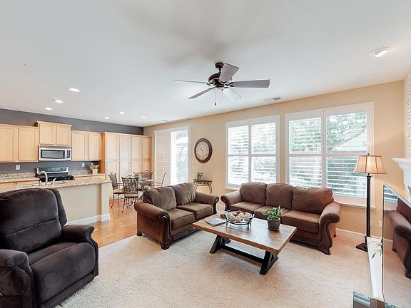4th image of 1495 Regent Cir