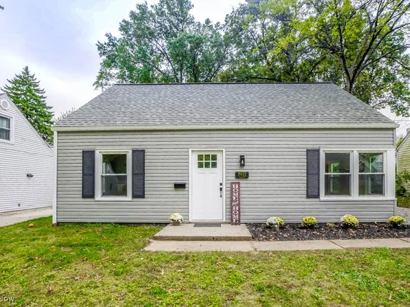 1921 Tudor St, Cuyahoga Falls, OH 44221
