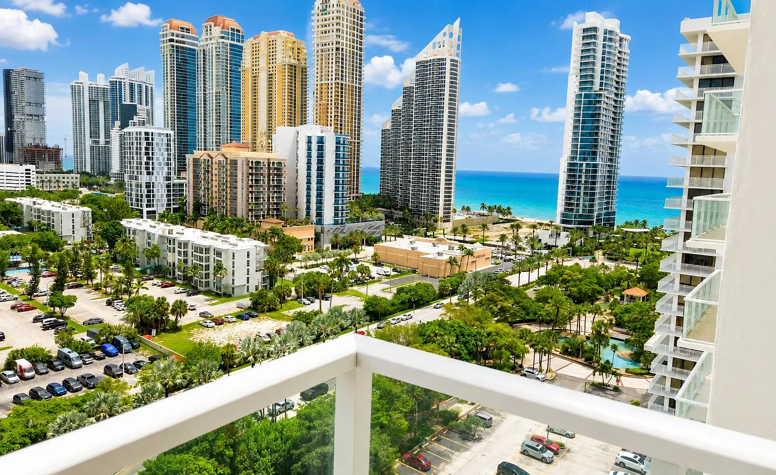 1 bed, 1.5 bath, 938 sqft, $2,500 — Photo 1