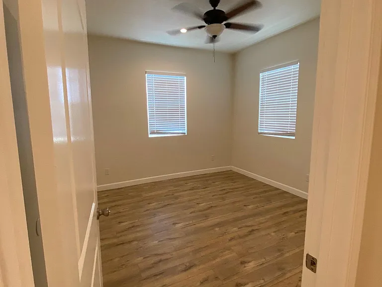 2508 Naomi Ave #4 — Photo 3
