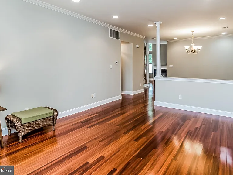 17 Lancaster Ct — Photo 3