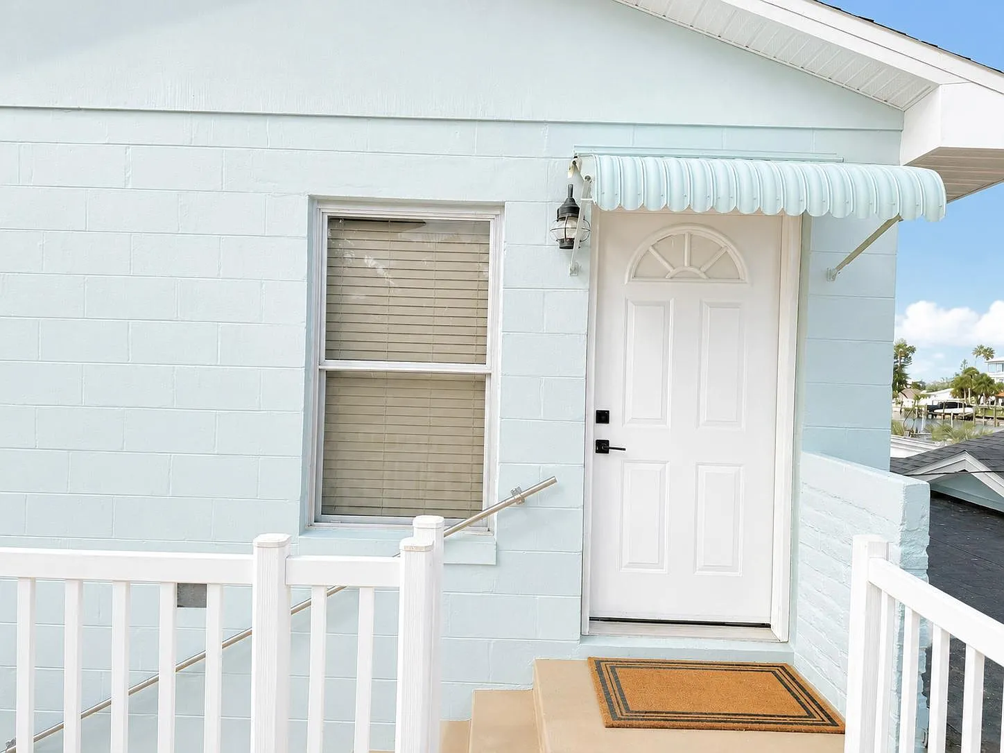 2 bed, 700 sqft, $2,250 — Photo 2