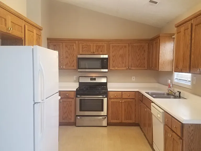 2804 Candler Run SW — Photo 3