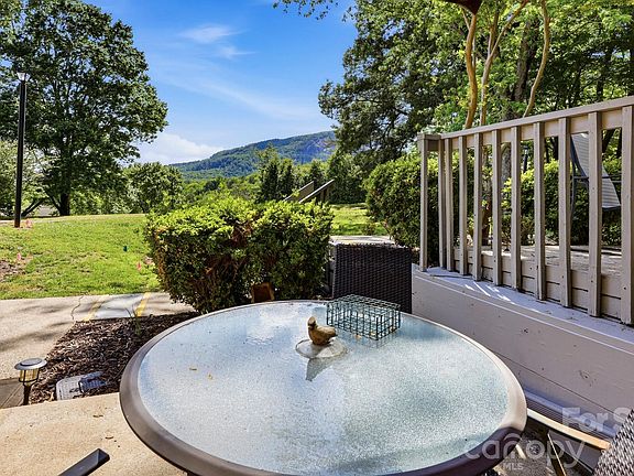 3rd image of 126 Hillside Ct