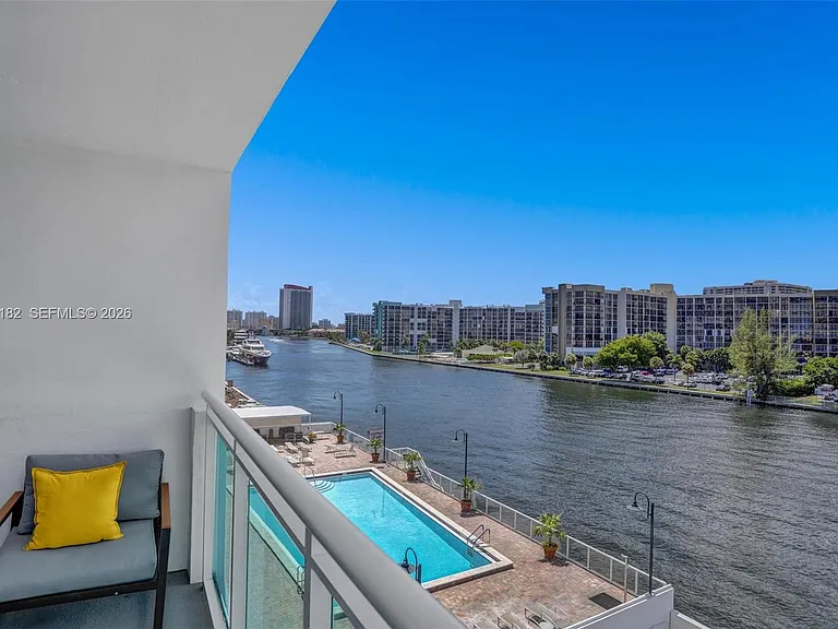 3000 S Ocean Dr #412-1 — Photo 2