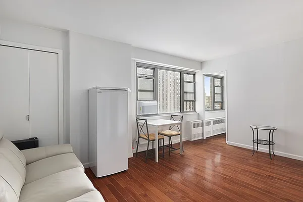 Rented by Halstead Real Estate | media 7