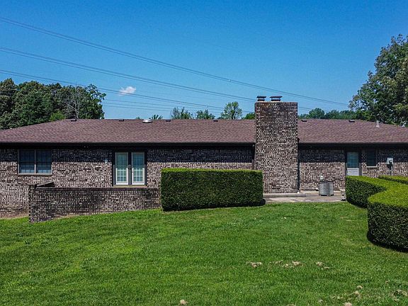 5th image of 330 Palisades Cir
