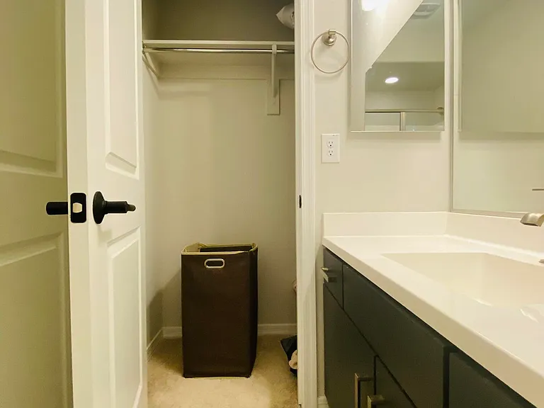 8928 W Missouri Ave — Photo 12