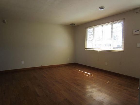 5th image of 730 Baldwin Ave