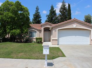 7439 N Carnegie Ave, Fresno, CA 93722