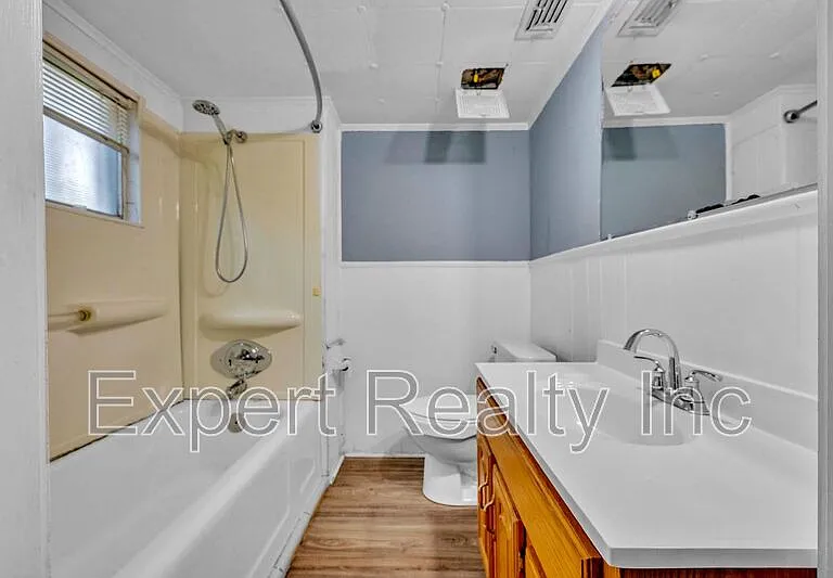 216 Meadowood Ave — Photo 16
