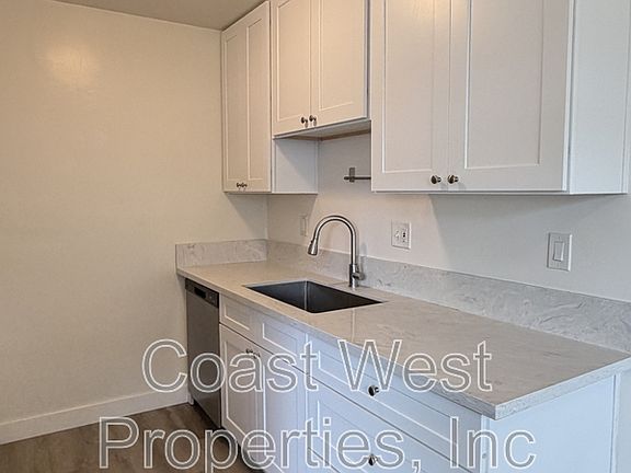 4th image of 1061 Missouri St