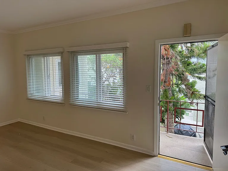 8330 W Manchester Ave — Photo 17